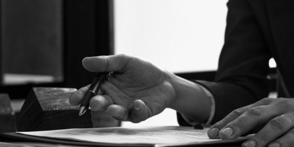 Derecho Mercantil / Abogados Mercantilistas Alcalá de Henares · Redacción y Revisión de Contratos de Construcción y Proyectos Obra Pública