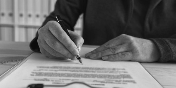 Derecho Mercantil / Abogados Mercantilistas Alcalá de Henares · Asesoramiento Contratación y Reclamación de Pólizas de Seguro Comercial