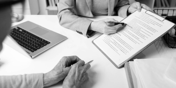 Derecho Mercantil / Abogados Mercantilistas Alcalá de Henares · Cumplimiento de Normativas Derechos Consumidor